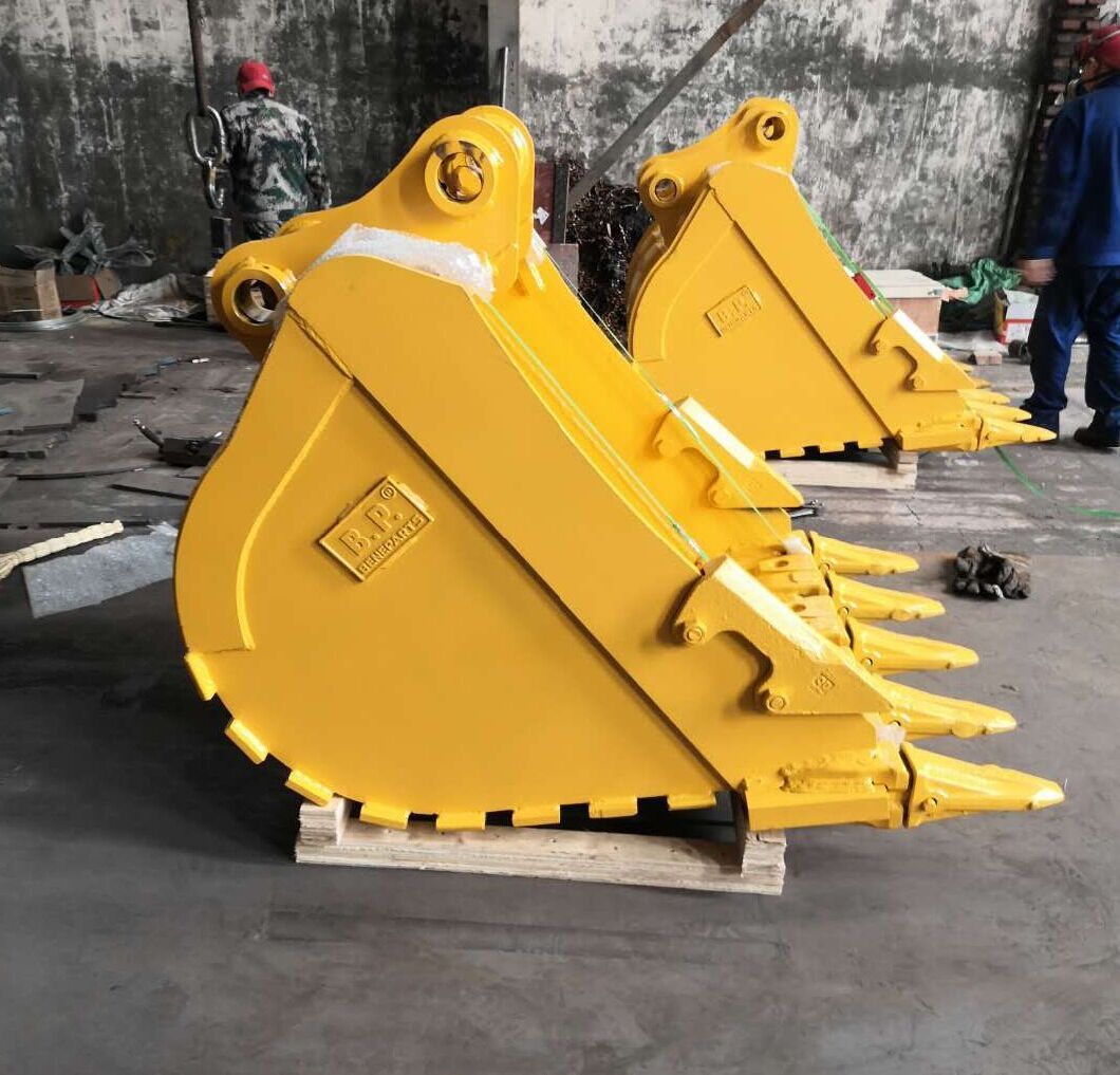 مرفق حفارة آلات البناء الصخرية PC300-7 PC400-7 1.8cbm دلو الصخور القياسي منجم عالي التحمل عالي المقاومة للاهتراء